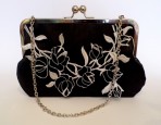 Bolsa negra con plata