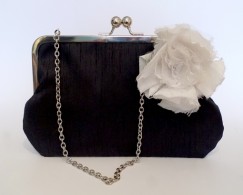 bolsa negra flor seda blanca bolsa negra flor seda blanca